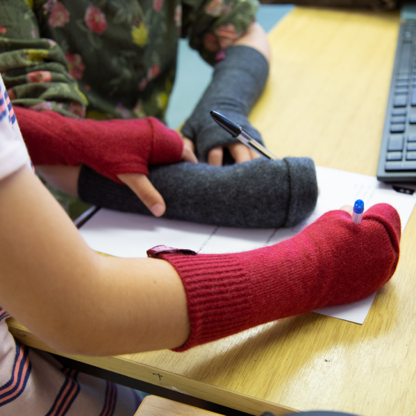 Slender Cashmere Gloves